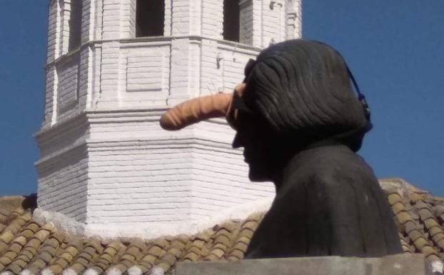 La Un Sexual Mancillado Juguete Han De Estatua En FrenteAsí kOnw80P