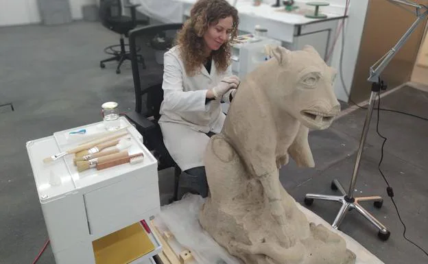 Escultura de la loba, en el laboratorio de restauración del Museo Íbero de Jaén. /MUSEO ÍBERO