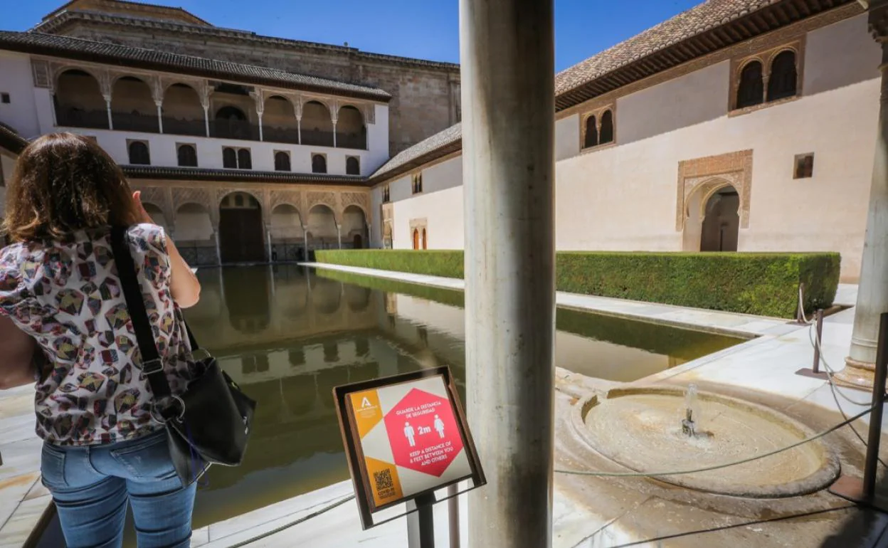 La normalidad la Alhambra incluye señales y control de acceso | Ideal
