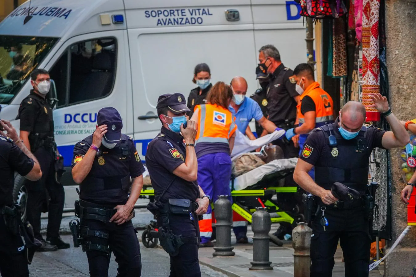 Fotos: Tiroteo En Granada: La Policía Reduce A Un Hombre De ...