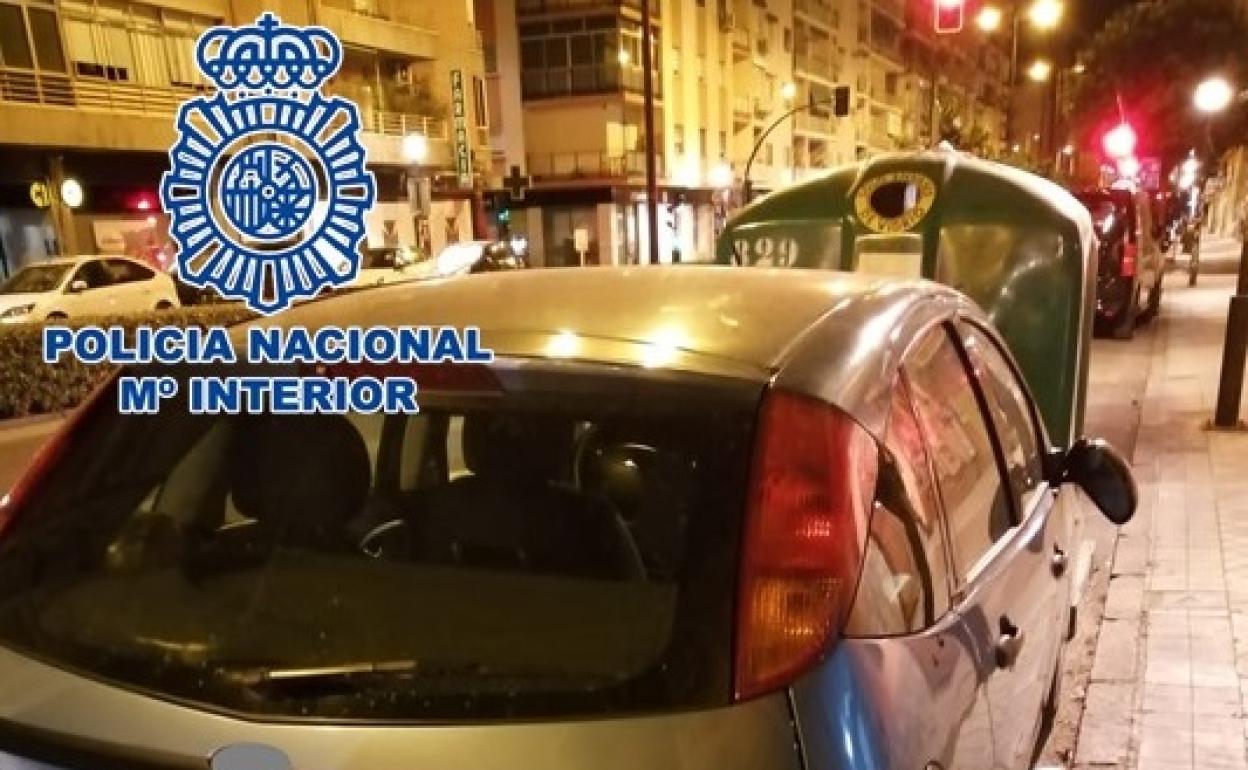 Sucesos en Granada: Rompe los espejos retrovisores de coches en el centro de Granada y lo cazan in fraganti |