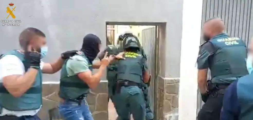 Cuatro detenidos por detención ilegal de una persona en un ajuste de cuentas tras una pelea en Almería