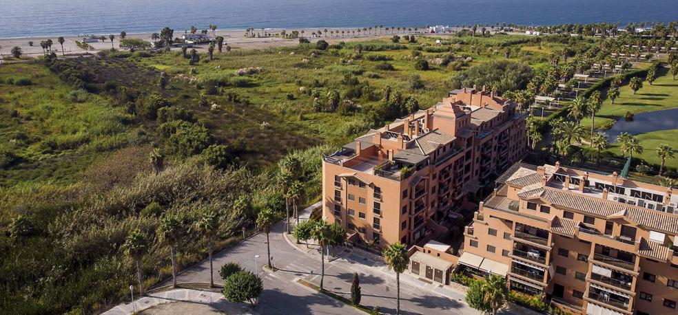 Motril saca a licitación parcelas en Playa Granada para crear una zona comercial